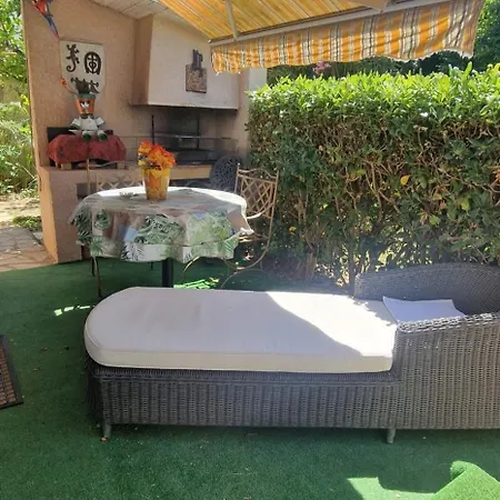 Tres Belle Maison Languedocienne A 15 Mn De La Avec Trois Belles Chambres, 2 Coins Repas Exterieurs Avec Barbecue Et Bain De Soleil Villa *