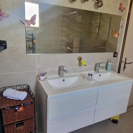 Tres Belle Maison Languedocienne A 15 Mn De La Avec Trois Belles Chambres, 2 Coins Repas Exterieurs Avec Barbecue Et Bain De Soleil Villa Lunel