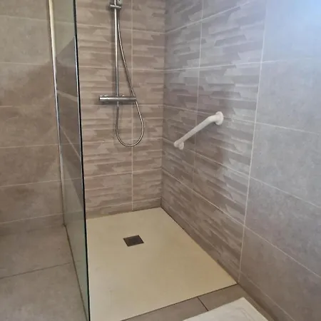 Tres Belle Maison Languedocienne A 15 Mn De La Avec Trois Belles Chambres, 2 Coins Repas Exterieurs Avec Barbecue Et Bain De Soleil * Lunel