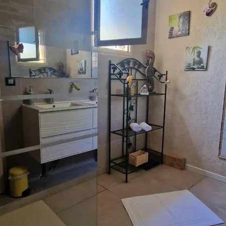 Tres Belle Maison Languedocienne A 15 Mn De La Avec Trois Belles Chambres, 2 Coins Repas Exterieurs Avec Barbecue Et Bain De Soleil Villa Lunel